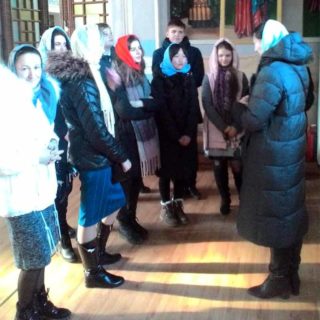 Волонтеры в день православной молодежи посетили Свято-Ильинский храм